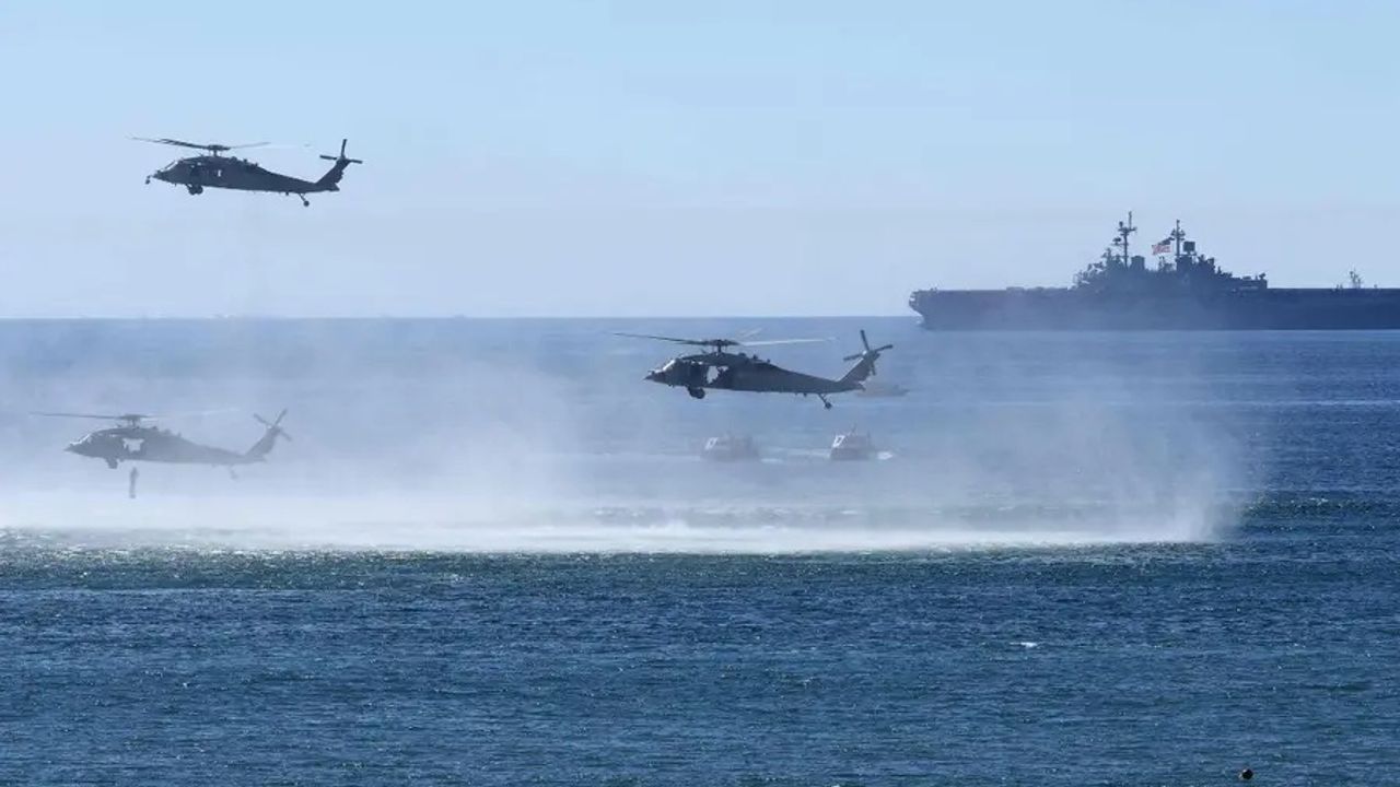 Amerikan helikopteri ve uçağı Çin Denizi’ne düştü