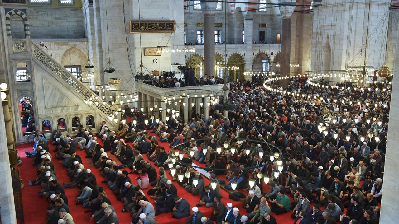 Cuma hutbesi: Milletimizi iman ve kardeşlik bir arada tuttu