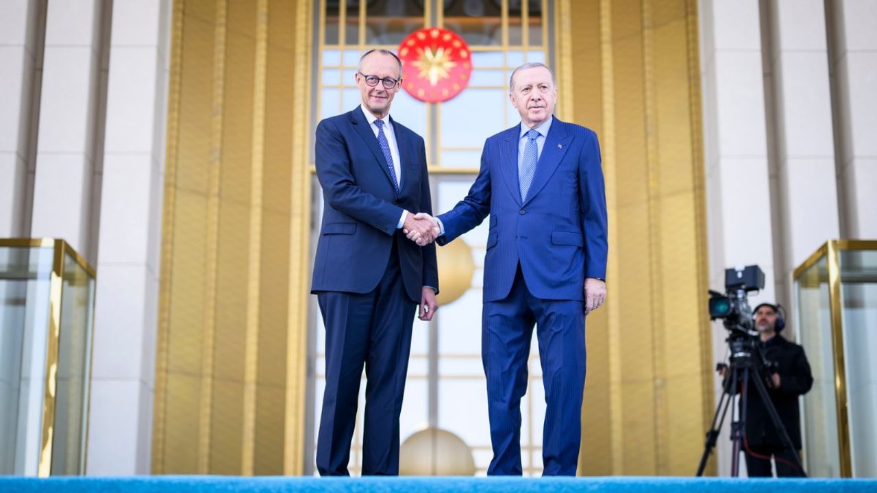 Erdoğan'dan Merz'e tepki: Bombalar İsrail'in elinde