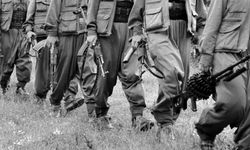 Süleymaniye'de tarihi anlar yaşanıyor: PKK'lı bir grup silah bıraktı!