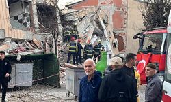 Gebze'de çöken bina: 2 ölüye ulaşıldı, 1 kişi sağ çıkarıldı