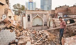 Doğu Türkistan'da camiler “restorasyon” iddiasıyla yıkılıyor