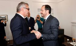 Erhürman ilk kez Rum liderle bir araya geldi