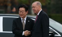 Erdoğan, Güney Kore lideri Lee'yi törenle karşıladı