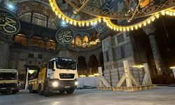 “Ayasofya’ya iş makinesinin girmesi zorunluluktu”
