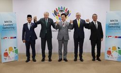 Erdoğan, G-20'de ikili ve çok taraflı temaslarda bulundu