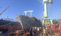 Tuzla Tersanesi'nde gemi yangını