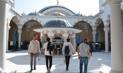 YÖK: Ders ve sınav saatleri dini vecibeleri aksatmasın