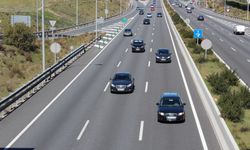 Sürekli sol şeritten gitmek yasaklanıyor