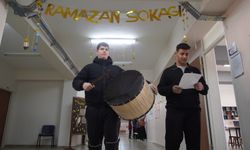 Okul koridorunda Ramazan sokağı kuruldu