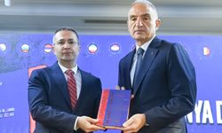 Dünya Dillerinde Türkçe Sözlüğü yayınlandı