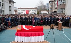 Katledilen öğretmen için okulunda tören düzenlendi