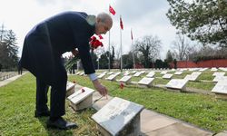 Kurtulmuş, Bükreş'teki Türk Şehitliğini ziyaret etti