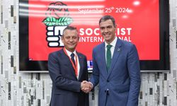 Özgür Özel'den İspanya başbakanı Sanchez'e övgü