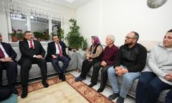 Bakan Tekin, öğretmen Çelik'in ailesini ziyaret etti