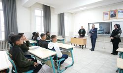 Tekin:  Riskli okullarda eğitim polis nezaretinde sürüyor