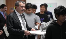 Bakan Tekin, öğrencilerle iftar yaptı