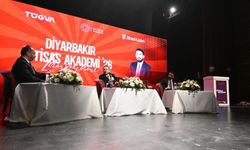 Gürlek: Gençler sosyal medyadaki hayatlara özenmesin
