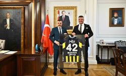 Bakan Çiftçi, makam odasına II. Abdülhamid portresi astı