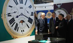 Erdoğan, cep saatleri sergisini gezdi