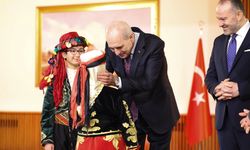 Kurtulmuş, dünya çocuklarını kabul etti