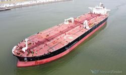 Malezya'ya ham petrol taşıyan Türk gemisi Hürmüz'den geçti
