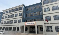 Mersin'de okula silahla gelen öğrenci gözaltına alındı