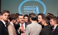 Tekin: Eğitimde yerimizde saymamak için çaba sarf ediyoruz