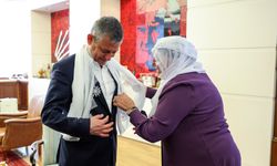 Özgür Özel, Barış Anneleri'ni kabul etti
