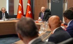 Özgür Özel'e yakın 9 ismin CHP üyelikleri askıya alındı