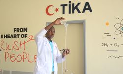 Uganda'da imam-hatip lisesine fen laboratuarı desteği