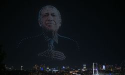 Dronlar Erdoğan'ın portresini çizdi