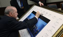 Erdoğan, NATO aile fotoğrafını imzaladı