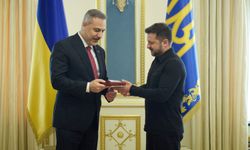 Zelenski, Hakan Fidan'a nişan takdim etti