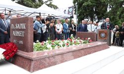 Dr. Sadık Ahmet mezarı başında anıldı