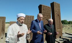 Erdoğan ve Bahçeli Selçuklu Mezarlığı'nı ziyaret etti