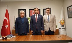 Üsküdar'da 4 belediye meclis üyesi CHP'den AK Parti'ye geçti
