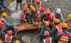Nepal'de işçilere 9 gün sonra ulaşıldı