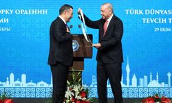 Kırgız lideri Türk Dünyası Âli Nişanı verildi