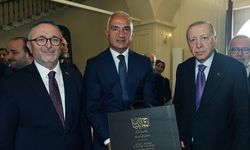 Erdoğan'a Rûhu'l-Beyân tefsiri takdim edildi