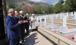Arpaguş, Kıbrıs'ta şehitliği ziyaret etti