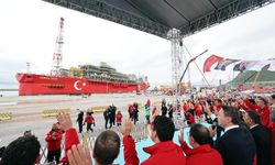 Türkiye'nin ilk yüzer üretim platformu Karadeniz'e uğurlandı