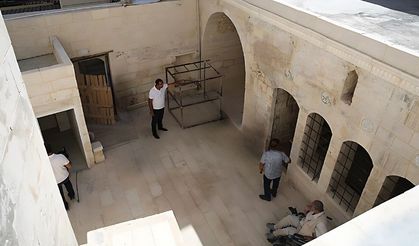 Şanlıurfa'da deprem ile hasar gören tarihi konaklar restore ediliyor