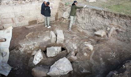 Eski Ahlat Şehri Kalesi'ndeki kazılarda su sarnıcı ortaya çıkarıldı