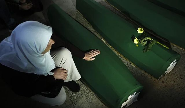Srebrenitsa Soykırımı'nın 30. yılı: Cenaze definleri sürüyor