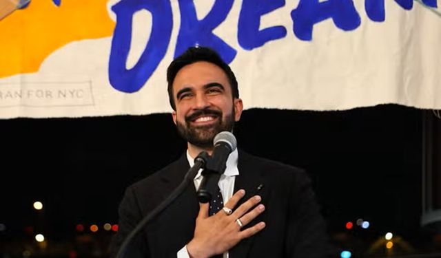 New York'ta belediye ön seçimi Müslüman aday Mamdani kazandı