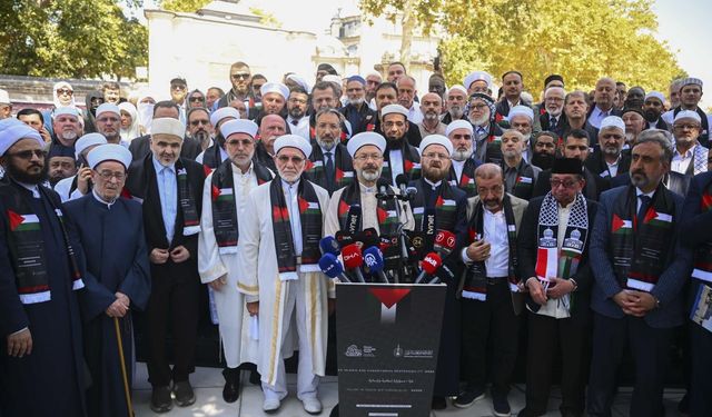 "Kınayarak geçirdiğimiz her dakika bir Gazzeli ölüyor!"