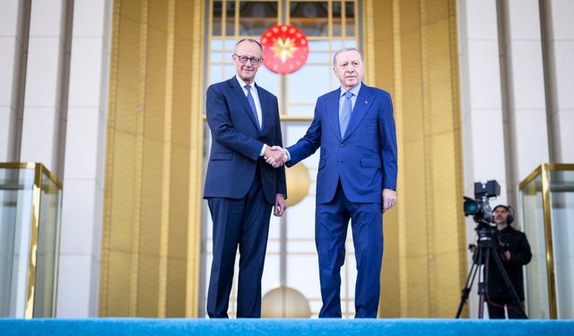 Erdoğan'dan Merz'e tepki: Bombalar İsrail'in elinde