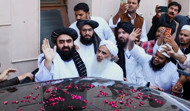 Afgan bakana Asya'nın El-Ezher'inden icazet