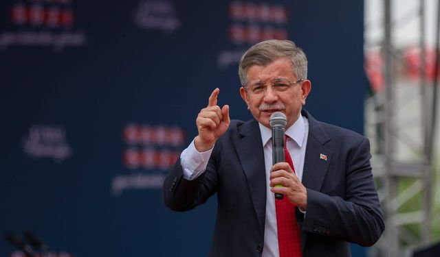 Davutoğlu: Uluslararası hukuk açıkça çiğneniyor